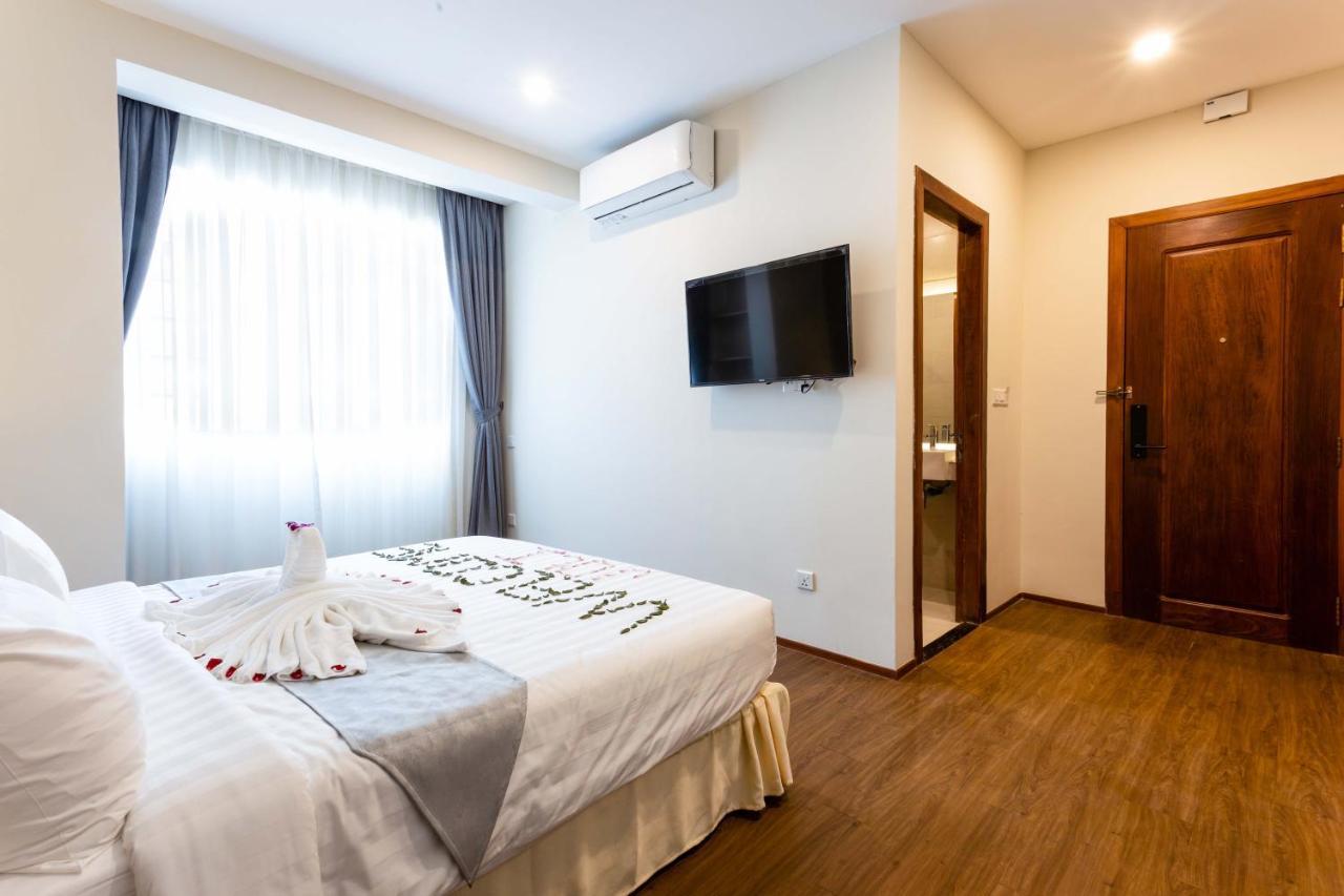 Joli Hotel Phnom Penh Bagian luar foto