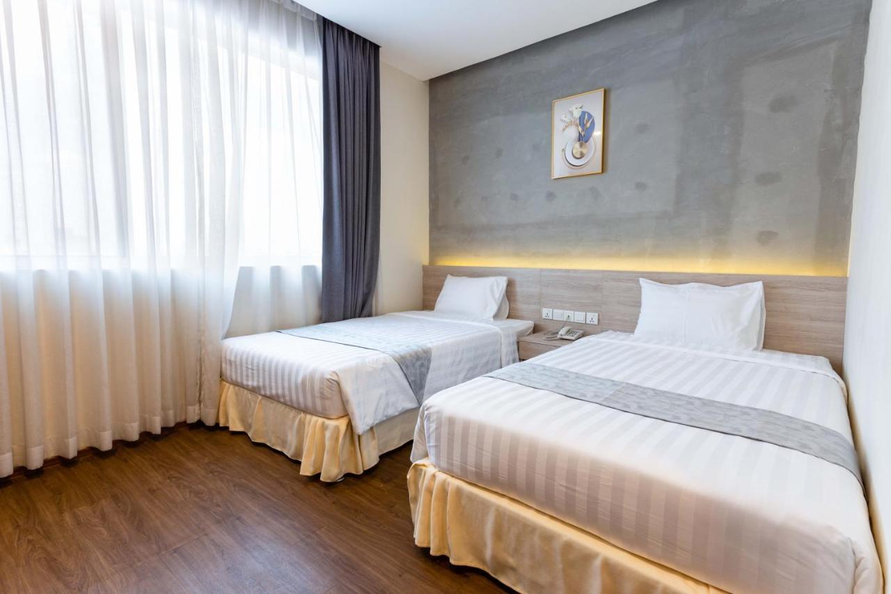 Joli Hotel Phnom Penh Bagian luar foto