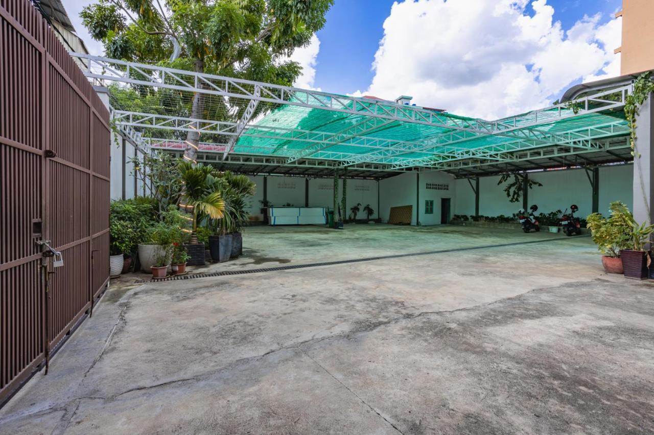 Joli Hotel Phnom Penh Bagian luar foto