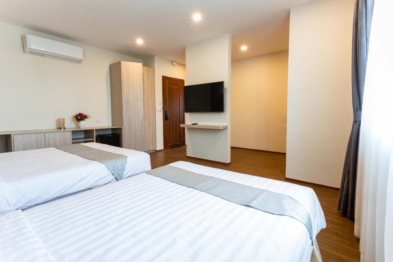 Joli Hotel Phnom Penh Bagian luar foto