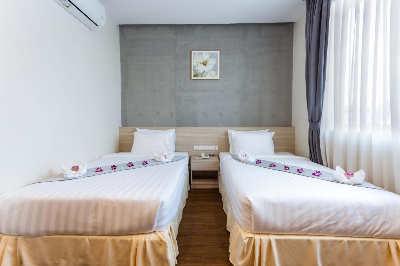 Joli Hotel Phnom Penh Bagian luar foto