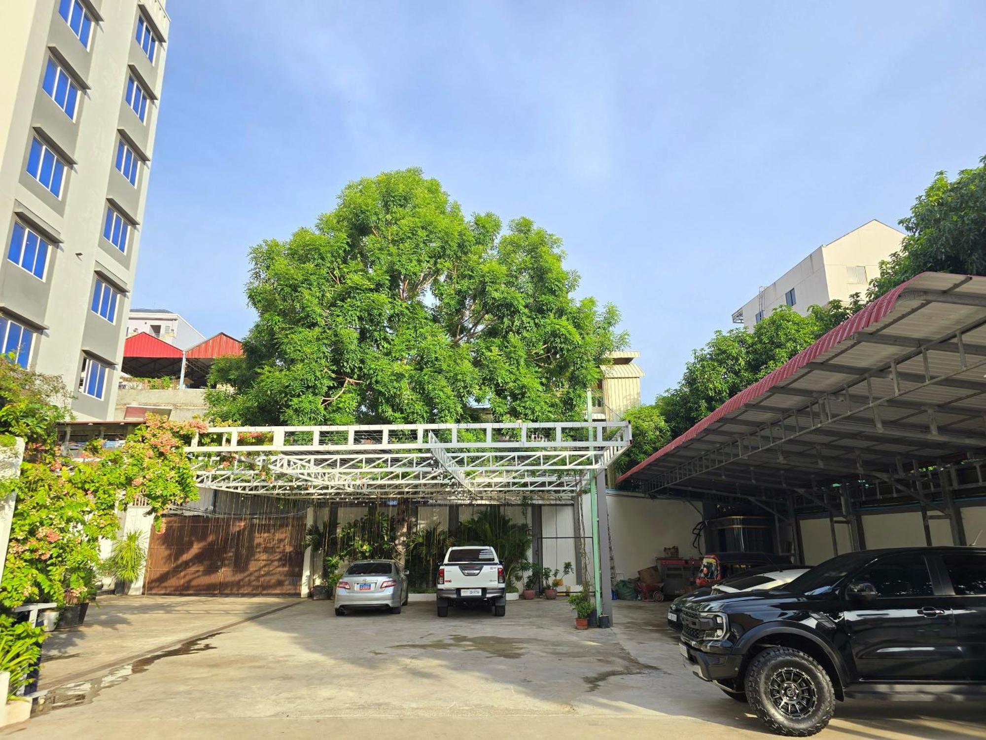 Joli Hotel Phnom Penh Bagian luar foto
