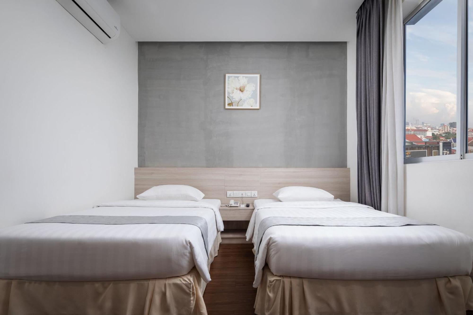 Joli Hotel Phnom Penh Bagian luar foto