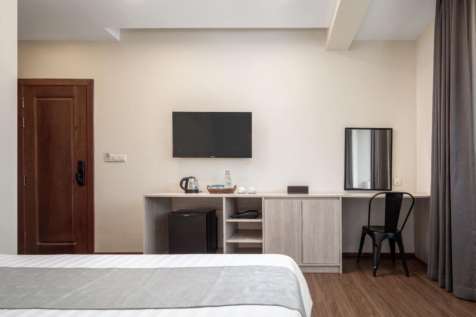 Joli Hotel Phnom Penh Bagian luar foto