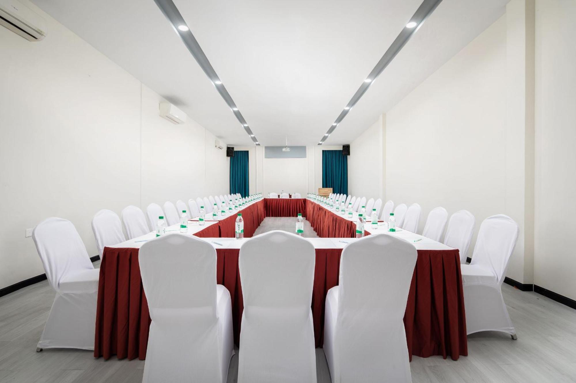 Joli Hotel Phnom Penh Bagian luar foto